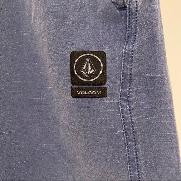 Volcom Slingers Board Shorts Size 38 - Picture 3 of 6